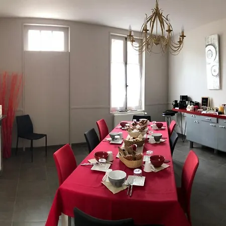 Le Chai De La Rose Et Seances Bien Etre 3* 杜埃拉方丹