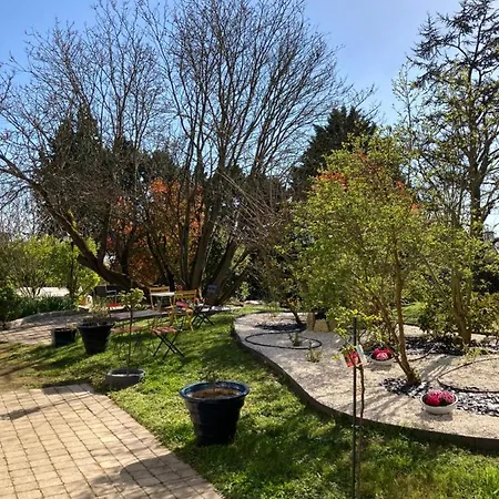 Le Chai De La Rose Et Seances Bien Etre 住宿加早餐酒店 3*