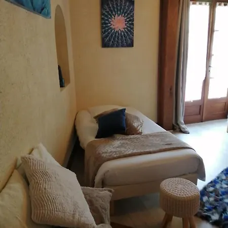 Le Chai De La Rose Et Seances Bien Etre 3* 杜埃拉方丹