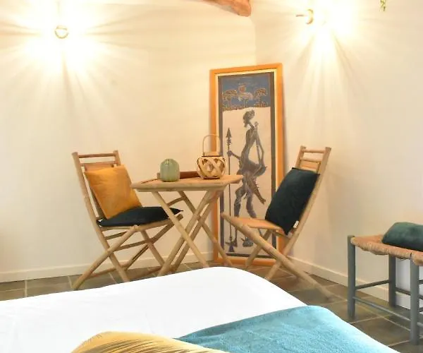 Couette-café Le Chai De La Rose 3*