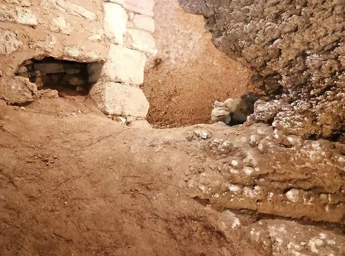 Le Chai De La Rose Couette-café