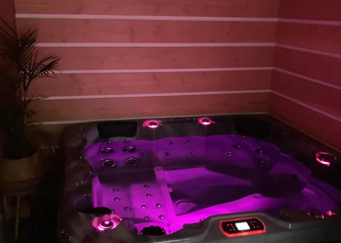 Le Chai De La Rose Couette-café